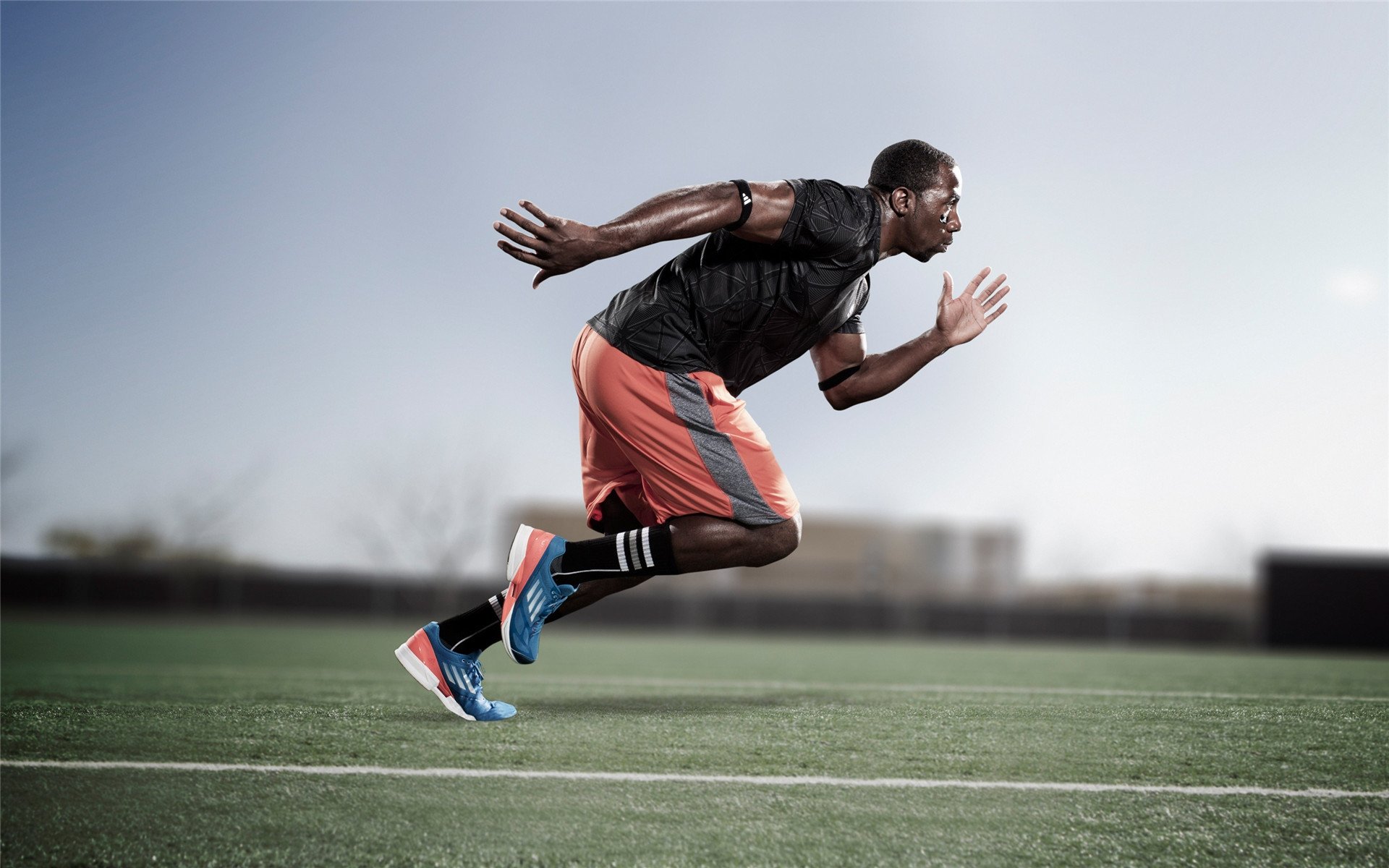 包含奥斯梅恩赛点兑现，AC米兰淘汰皇家马德里晋级四强，主帅激动落泪的词条